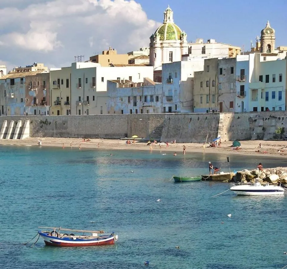 Appartamento Tra mare e profumi Trapani 0*,