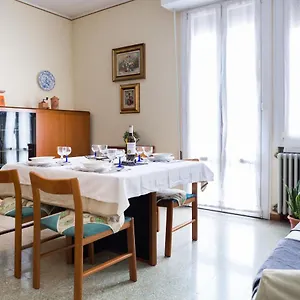 A Pochi Passi Dal Centro E Dall'ospedale Di Appartamento Parma